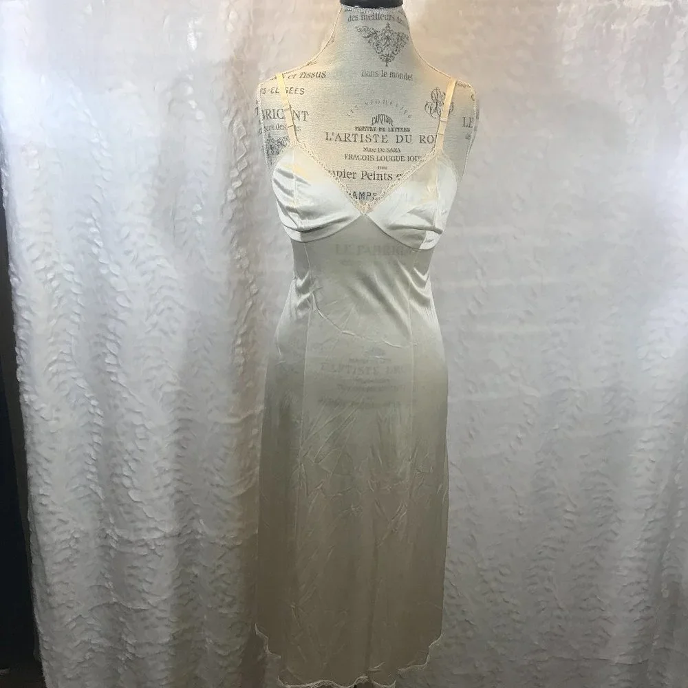 Vintage 90's Vanity Fair Full Slip Nylon Lingerie sexy Boudoir - Picture 1 of 7